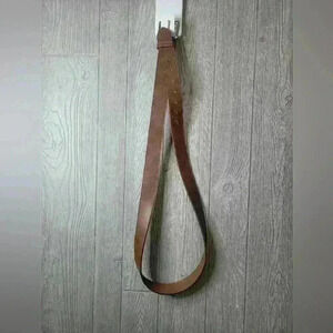 Brown belt silver buckle size 50-52.